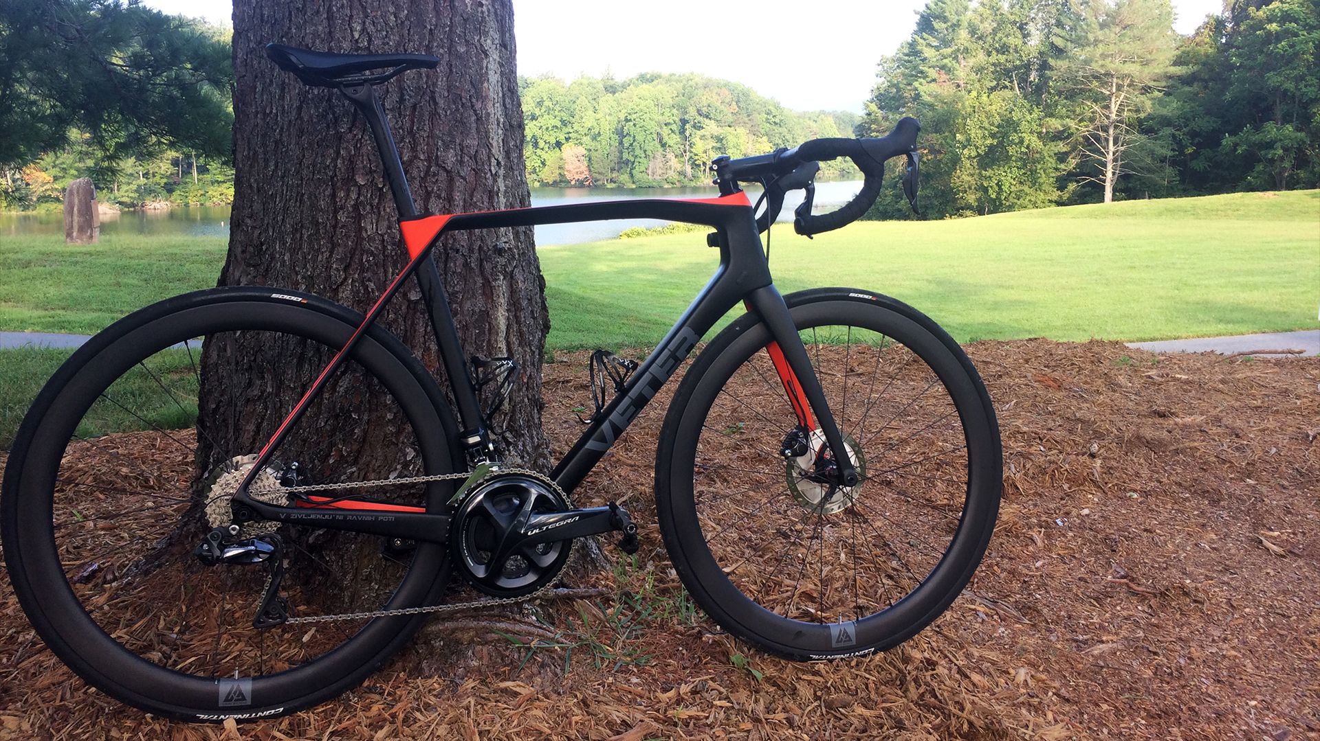 Carbonda-cfr-296-gravel-bike-with-Light-Bicycle-R45-disc-700c-road-carbon-fiber-rims-continental-gp5000-mounted.jpeg